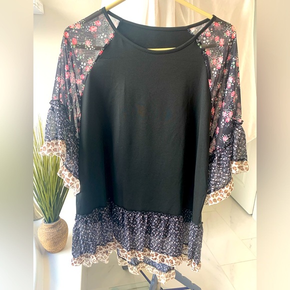 Women’s Floral Boho Crew Neck Top, Black, Size Large - Picture 3 of 8